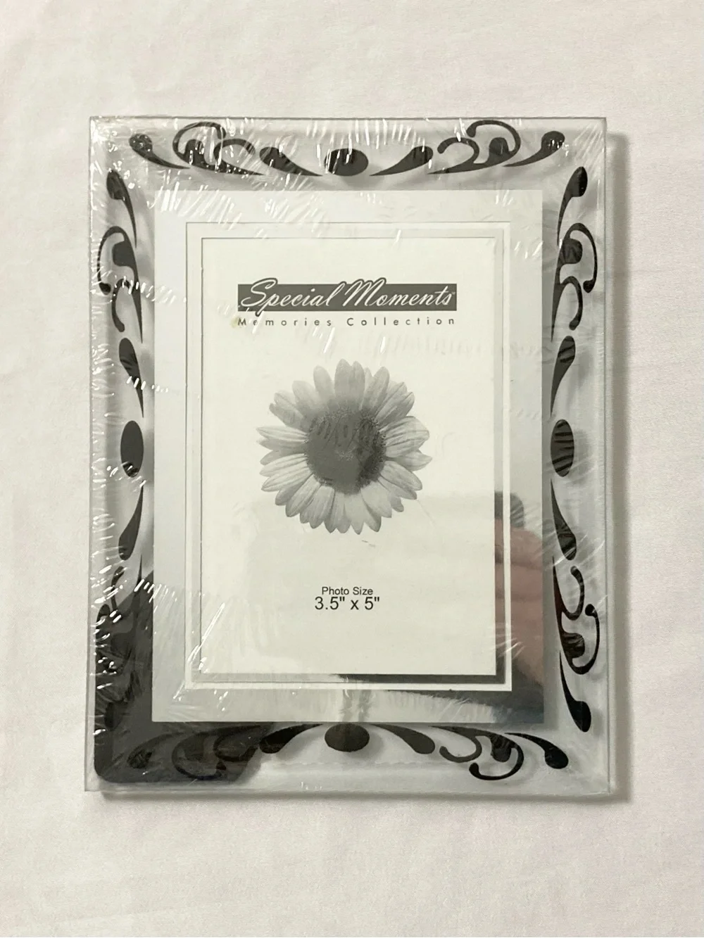 ⭐️ Special Moments Glass Embelished 3.5 x 5” Easel Back Picture Frame
